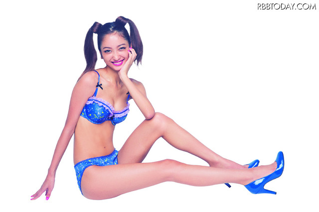 【画像】ローラ、セーラームーン姿公開で「可愛過ぎる」と反響 7