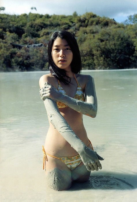 成海璃子　女優の胸チラがエロい画像まとめ 22