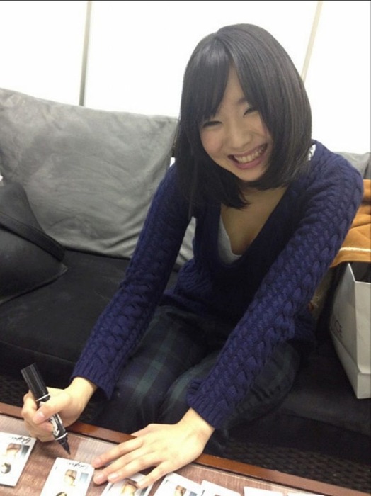 現役女子大生の石原あゆむがフェラ・初ハメ撮りしてるエロ画像 1