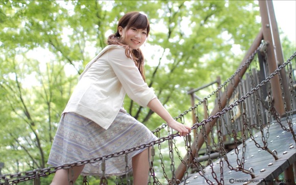 ツインテールで可愛い女子大生の画像30枚 16