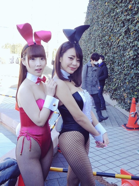 【コスプレイヤーエロ画像】オナネタ収集は「コミケ会場」へ行けば間違いねえわｗｗｗｗｗ 21