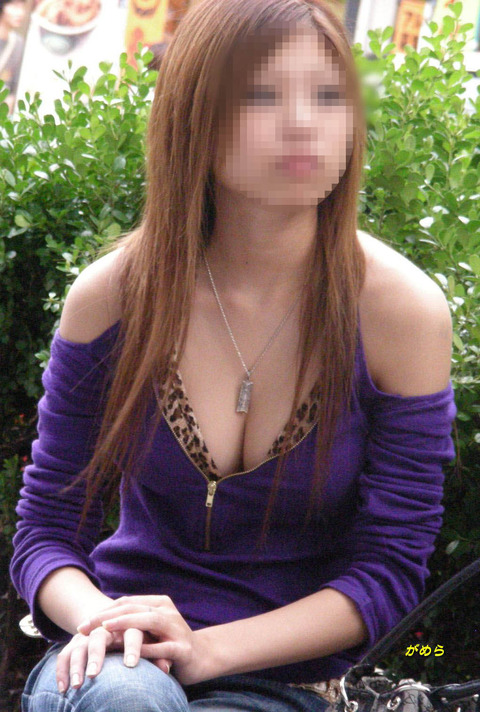 着衣巨乳女子←外出したらずっと視線を感じているらしいわｗｗｗｗｗｗ（盗撮エロ画像あり） 14