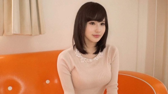 パイパンビッチでH大好きな素人をハメ撮り 13