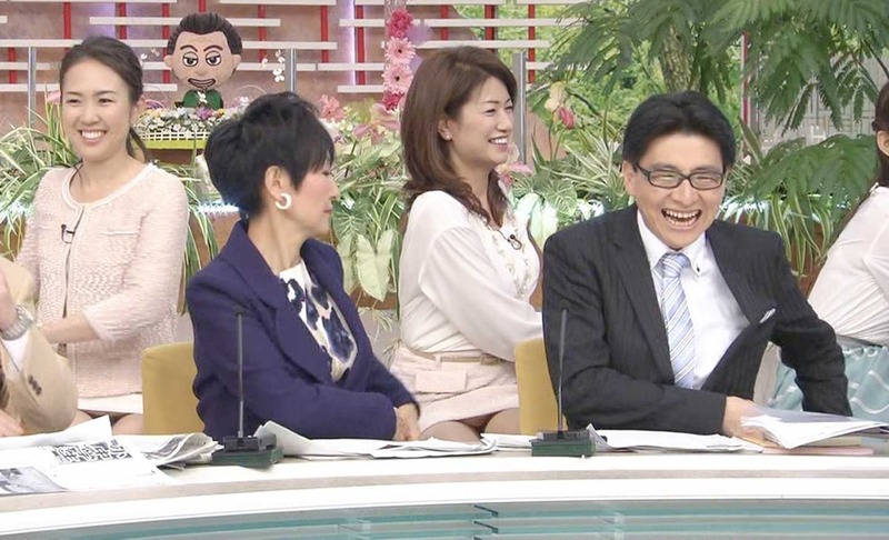 眞鍋かをりやモーニング娘。のパンチラ画像 4