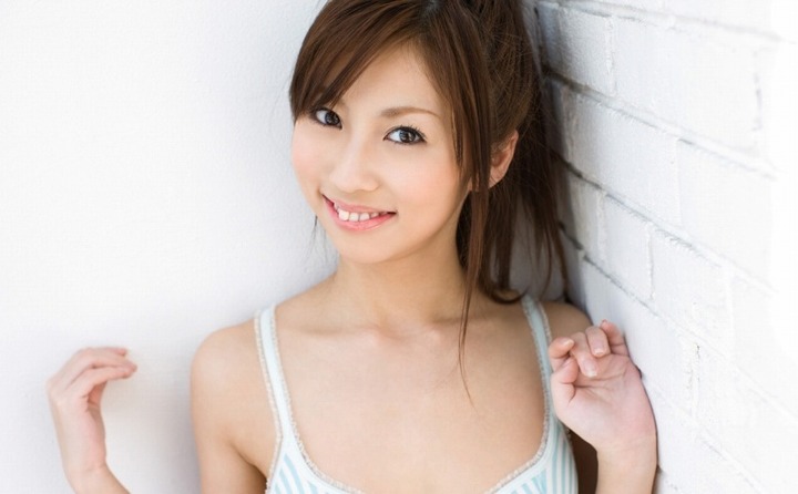 小桜沙樹　ギャル系AV女優の服装がエロい画像まとめ 41