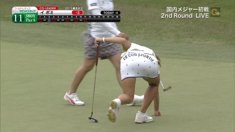 しゃがみパンチラしてる女子プロゴルフ 6