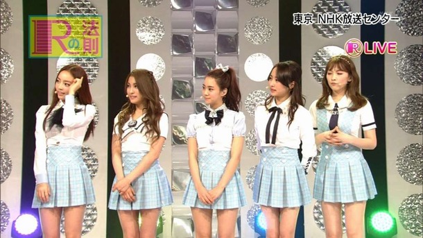 KARAが新曲ライブでミニスカパンチラしてるエロ画像 26