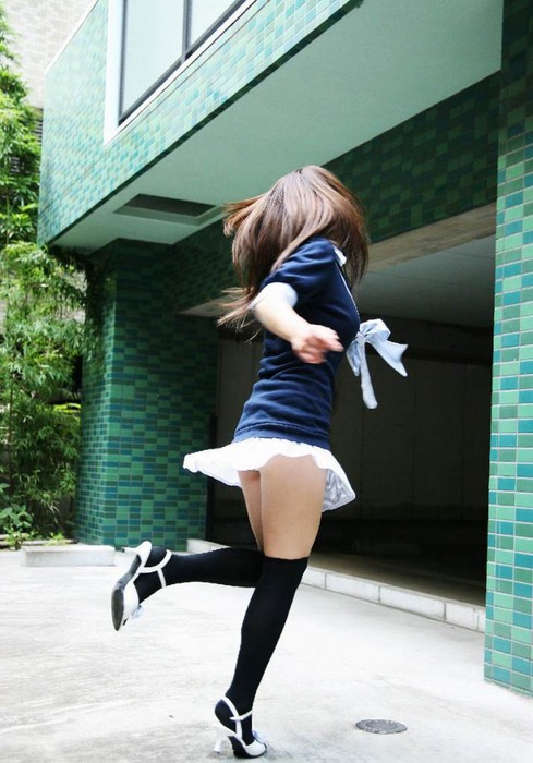 ニーソな女の子のパンチラ・絶対領域がエロい画像35枚 18