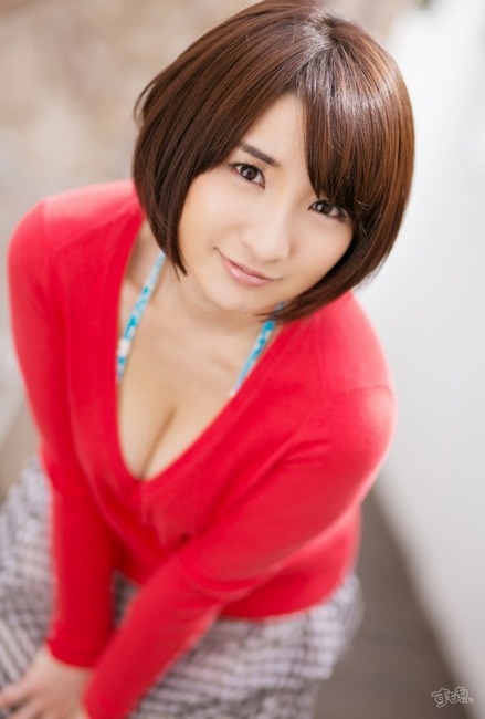 尾崎ナナのOLスーツコスプレがエロい画像70枚 35
