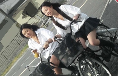 【自転車パンチラJKエロ画像】通学中の世のサラリーマンのムラムラを溜めてる原因はこいつらだｗｗｗｗｗｗ 14