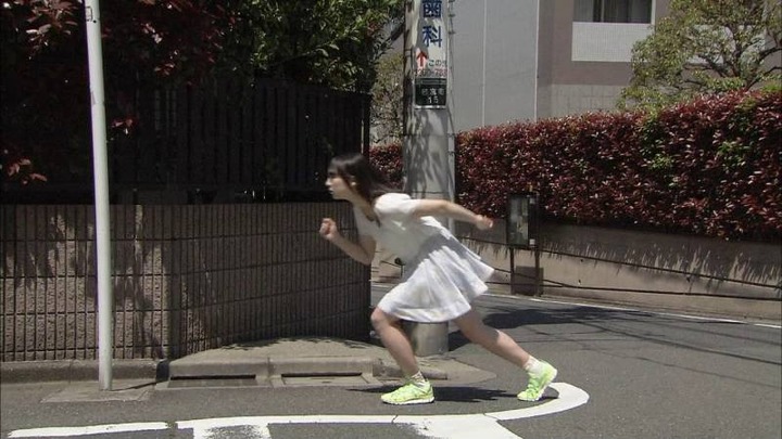 椎名香奈江 アイドルのパンツが下から見えてるエロ画像 6