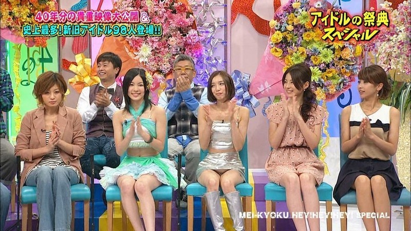 パンチラして股がゆるいアイドル達のエロキャプ画像 12
