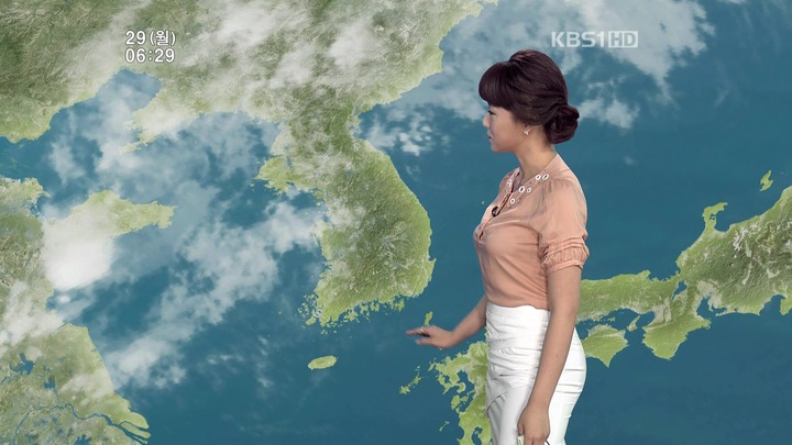 韓国のお天気お姉さんのミニスカートがエロい画像 22