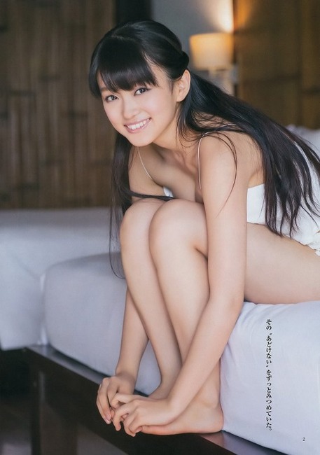 山地まりが手ぶらしてるエロ画像 2
