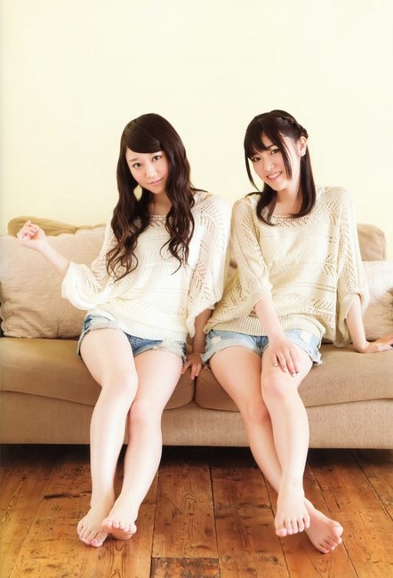 どちらとエッチするか悩む二人組みの女の子のエロ画像まとめ 12