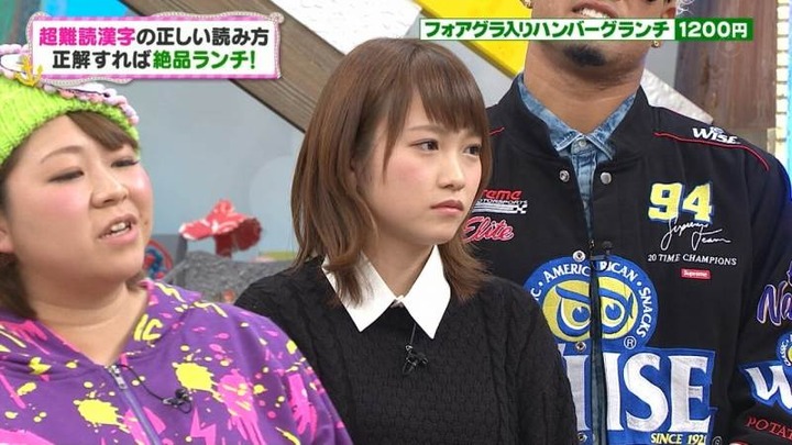 女子アナ・アイドルの抜けるパンチラや胸チラ画像まとめ100枚 69