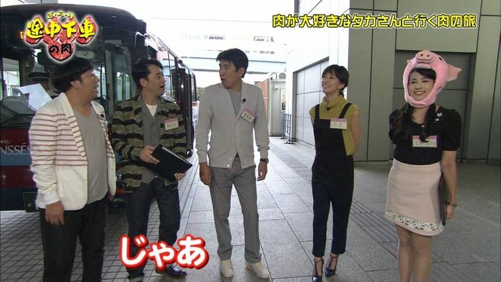 永島優美 女子アナウンサーがミニスカでパンチラしそう 21