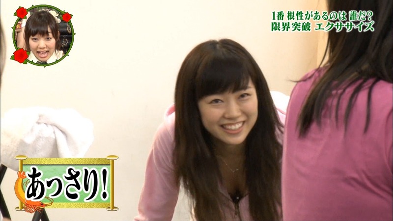 尾崎ナナが常に胸チラしてるエロキャプ画像など 20