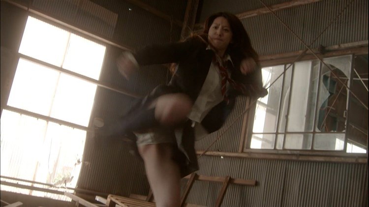 夏帆が制服姿で開脚パンチラしてるエロキャプ画像 32