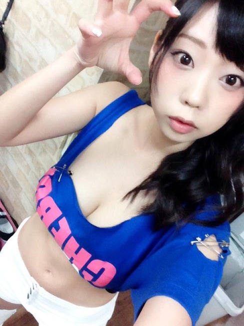青山ひかるの爆乳おっぱいがすごい 25