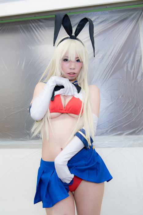 露出が激しいコスプレイヤーのエロ画像 22