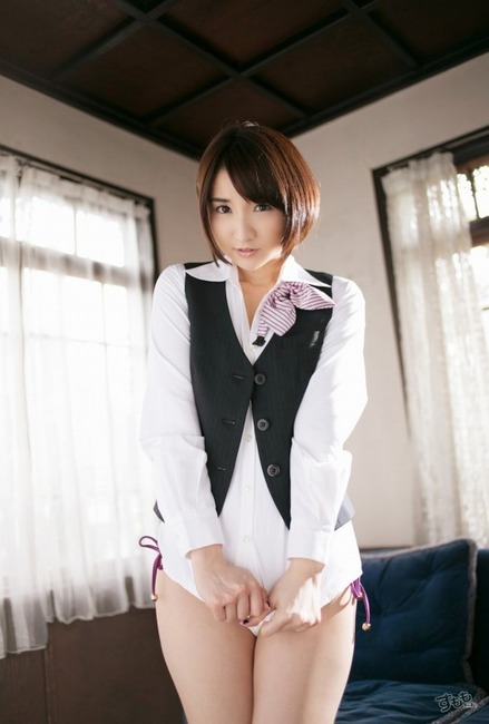 尾崎ナナのOLスーツコスプレがエロい画像70枚 16