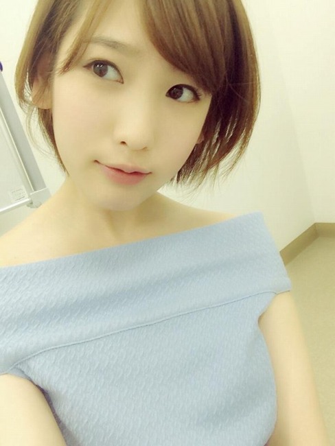 夏目花実 新人グラドルの衣装がエロい 20