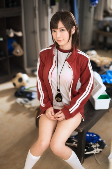 鈴村あいりがサッカー部のマネージャーになって犯されてるエロ画像 1