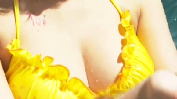 市川由衣　女優/歌手のセミヌードがエロい画像30枚 15