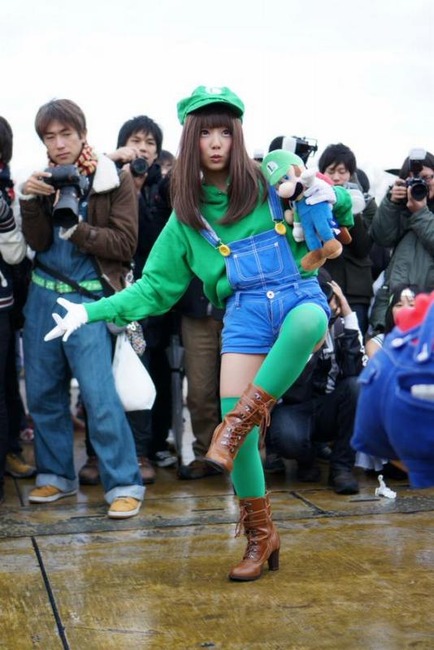 冬コミケC８７の抜けるコスプレイヤーさんの画像まとめ 24