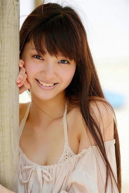 新川優愛のくびれがエロい画像 24