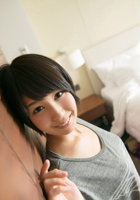 湊莉久　グラビアアイドルの競泳水着がエロい画像 24