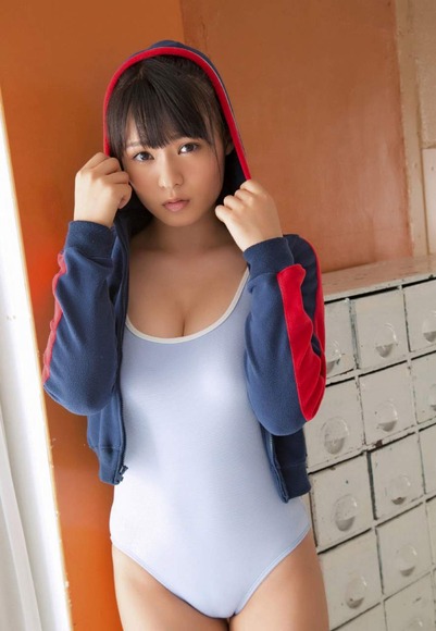 星名美津紀の競泳水着を破りながら犯したくなるエロ画像 6
