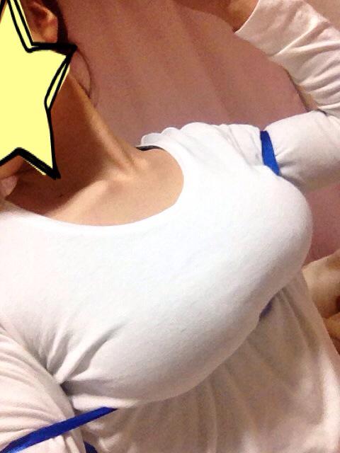ダンジョンに出合いを求めるのは間違っているだろうかのヘスティア様のコスプレしてる素人女神のエロ画像 31
