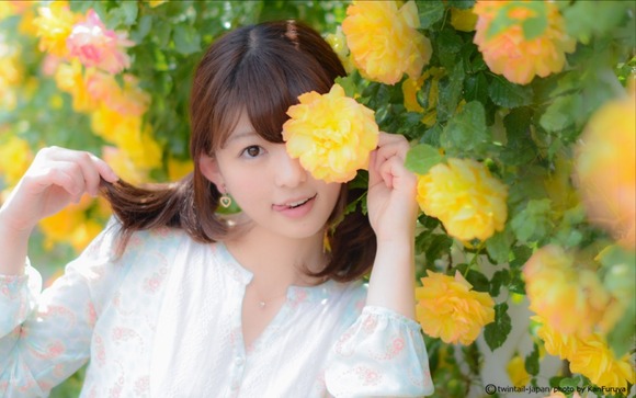 ツインテールで可愛い女子大生の画像30枚 25