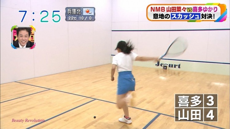 NMB48山田菜々がスカッシュでアンスコパンチラしてるエロキャプ画像 23