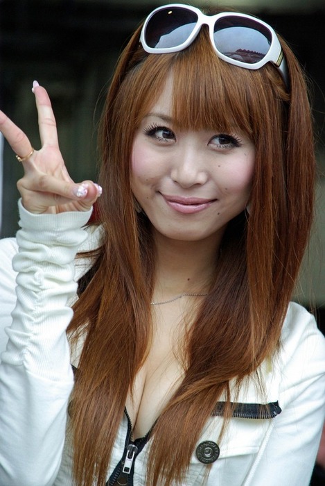 股間がフル勃起しちゃうレースクイーン・キャンギャルのエロ画像40枚 25