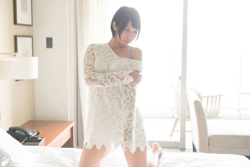 湊莉久　グラビアアイドルの競泳水着がエロい画像 81