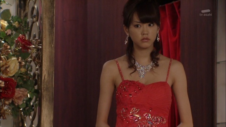 TBSドラマ「女帝 薫子」で桐谷美玲のベッドシーンがエロいキャプ画像まとめ 4