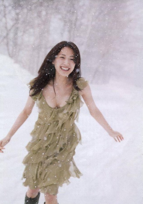 綾瀬はるかの巨乳おっぱいがエロい画像 6