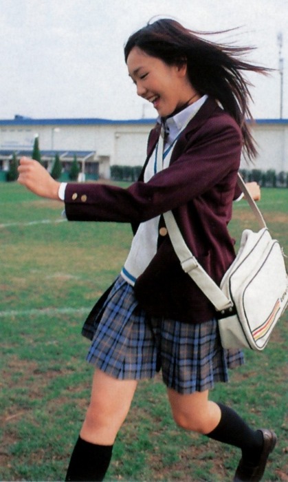 新垣結衣・ガッキーちゃんのJK・制服姿がエロい画像まとめ35枚 10