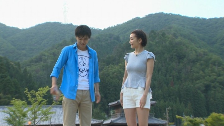 山崎真実　大阪出身グラドルの着衣おっぱい画像 24