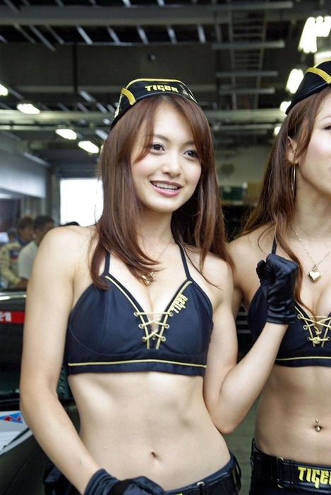 股間がフル勃起しちゃうレースクイーン・キャンギャルのエロ画像40枚 6