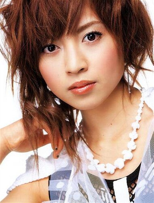 片瀬那奈が何もしなくてもやらしいのでキスしたくなるエロ画像 21