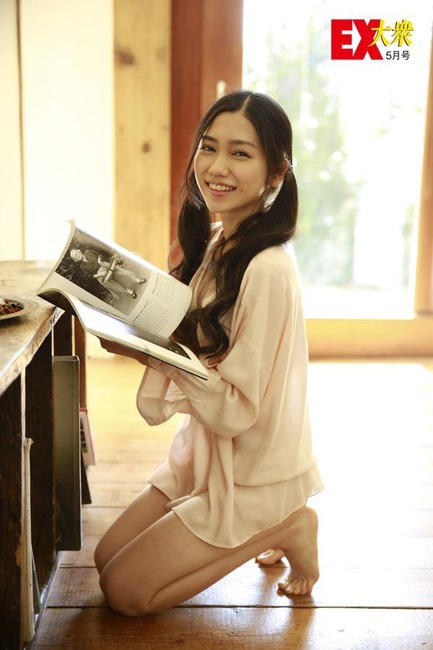 田野優花の黒髪が綺麗なグラビア画像 6