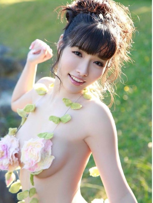 今野杏南が弟を誘惑するいけないお姉さんを演じてるエロ画像 19