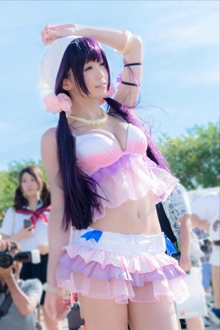 五木あきら コスプレイヤーの下乳が見えてるエロ画像 15