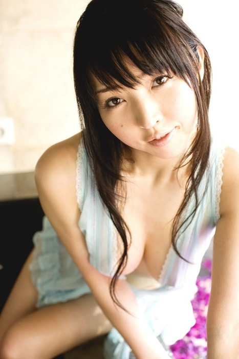 大塚麻恵　巨乳グラビアアイドルの透け透け下着がエロい画像 20