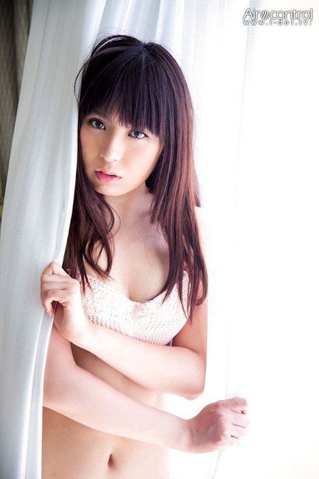 9nine　佐武宇綺の太ももがエロい着エロ画像 7