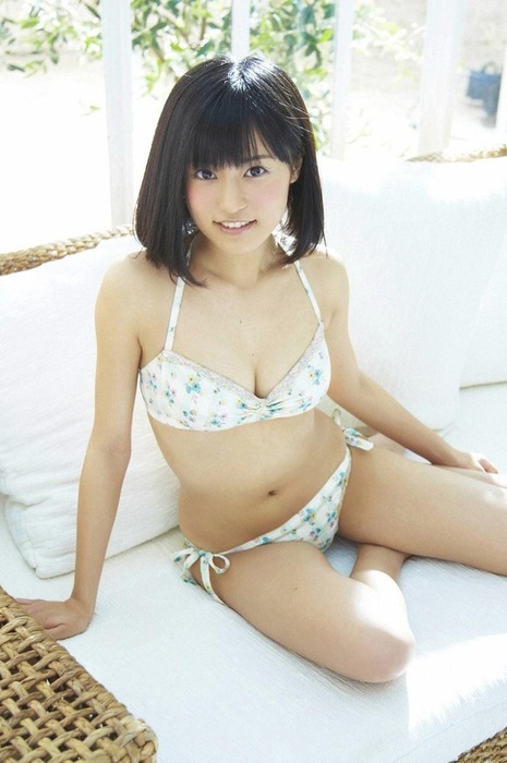 小島瑠璃子（こじるり）18歳グラビアアイドルが胸チラ・ポロリしてるお宝エロ画像 20